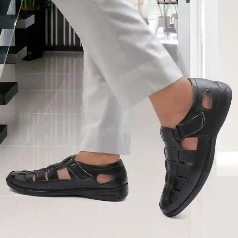 WUGO: Men Roman Sandals BLK
